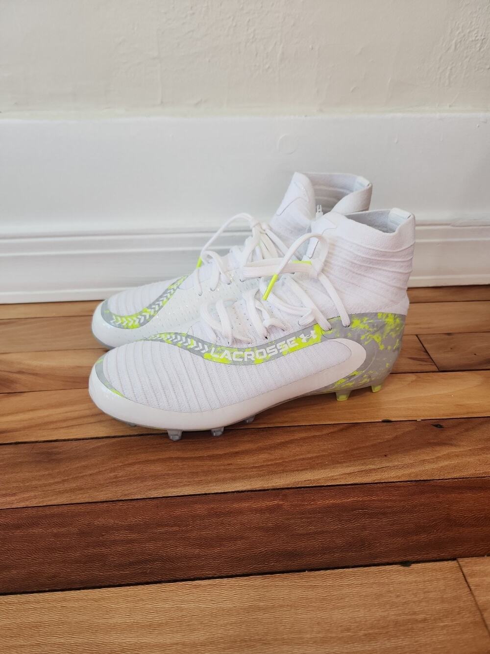 Under Armour Intelliknit High Top Lacrosse Cleats White/Gray Volt Men's 7 W 8.5
